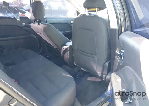 2010 Ford Fusion Se z USA, uszkodzony, nr VIN 3FAHP0HA1AR176963